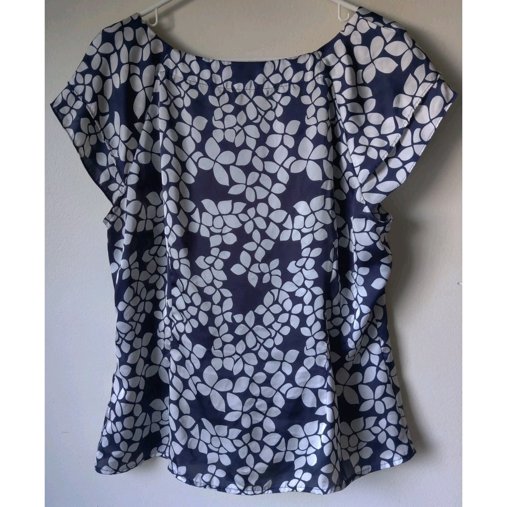 Dressbarn Women's Short Sleeve Floral Blouse Pleated Front Round Neck Size XL - Picture 2 of 5